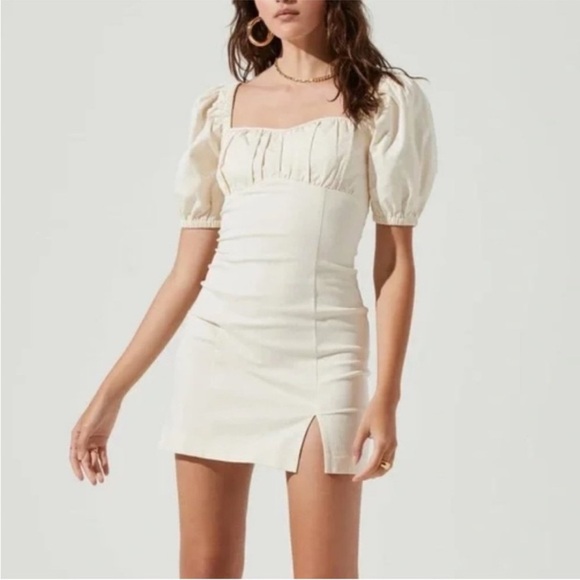 ASTR THE LABEL The Wendy Mini Dress Puff Sleeve Smocked back in Ivory Medium - Picture 1 of 6